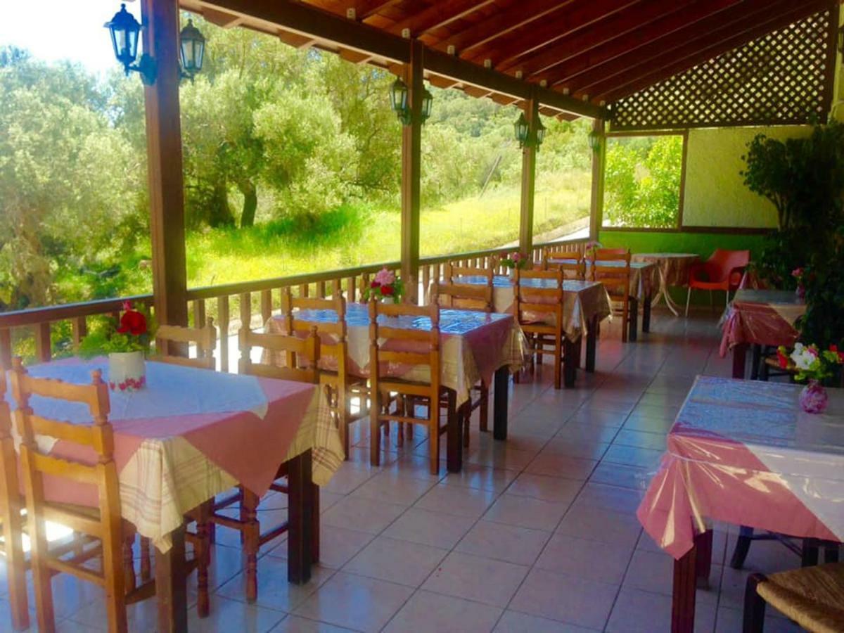 Saint George Hotel Rodakino Esterno foto